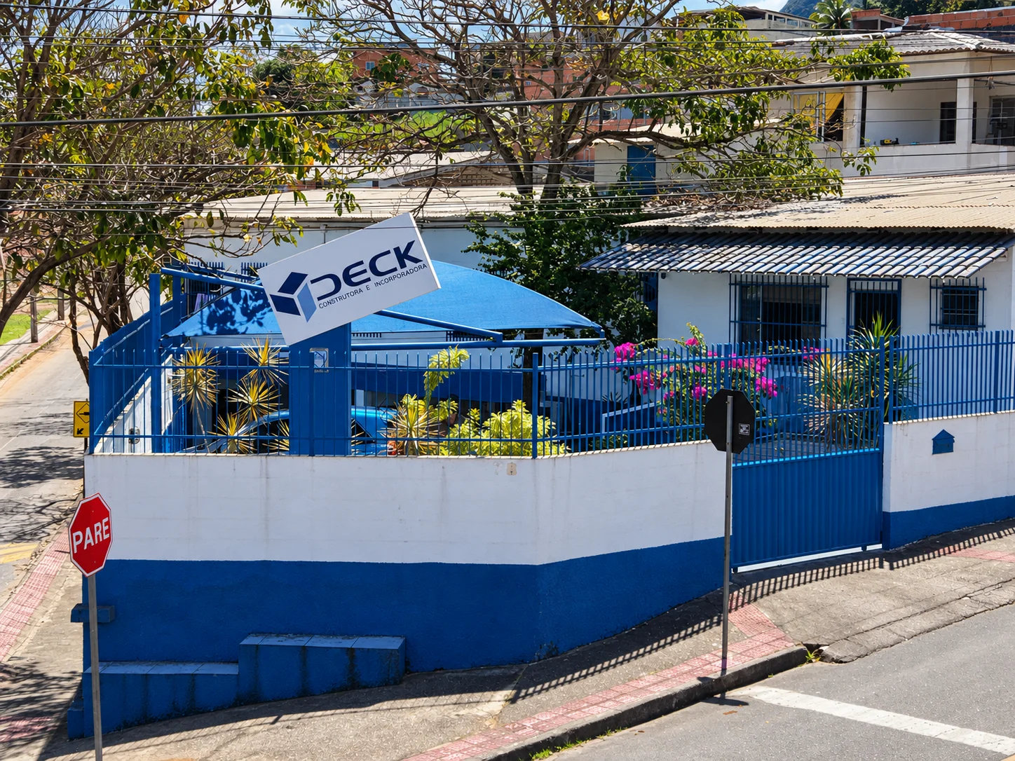 Fachada da sede da Deck Construtora e Incorporadora